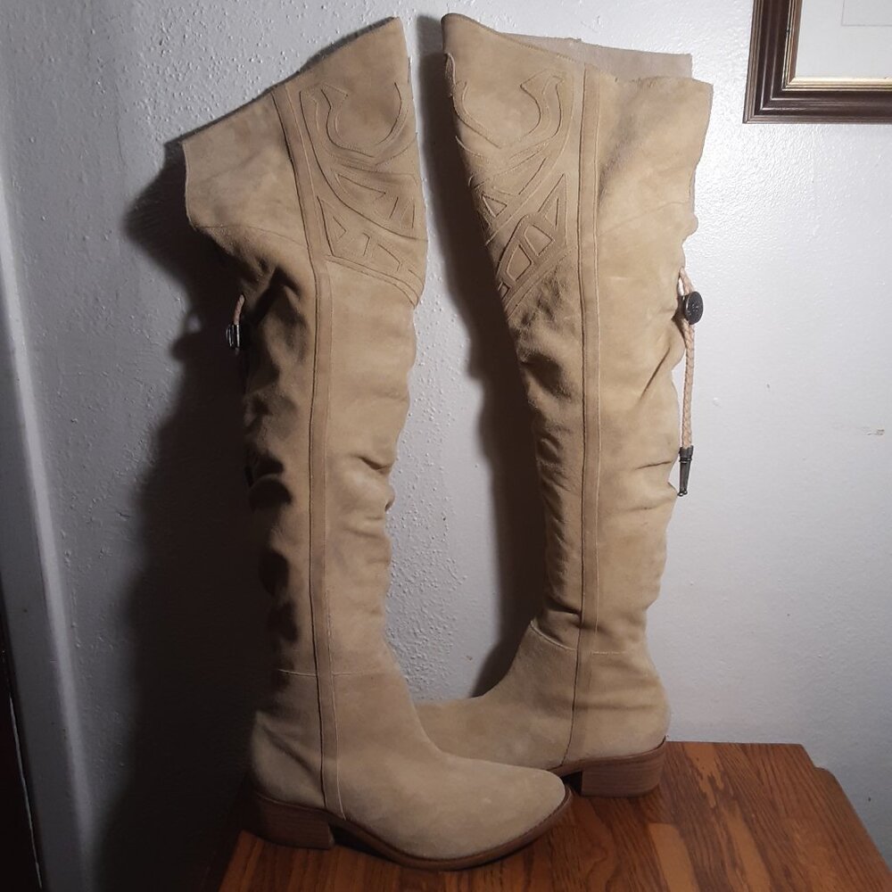 Matisse Sued Bolo Boots - Beige